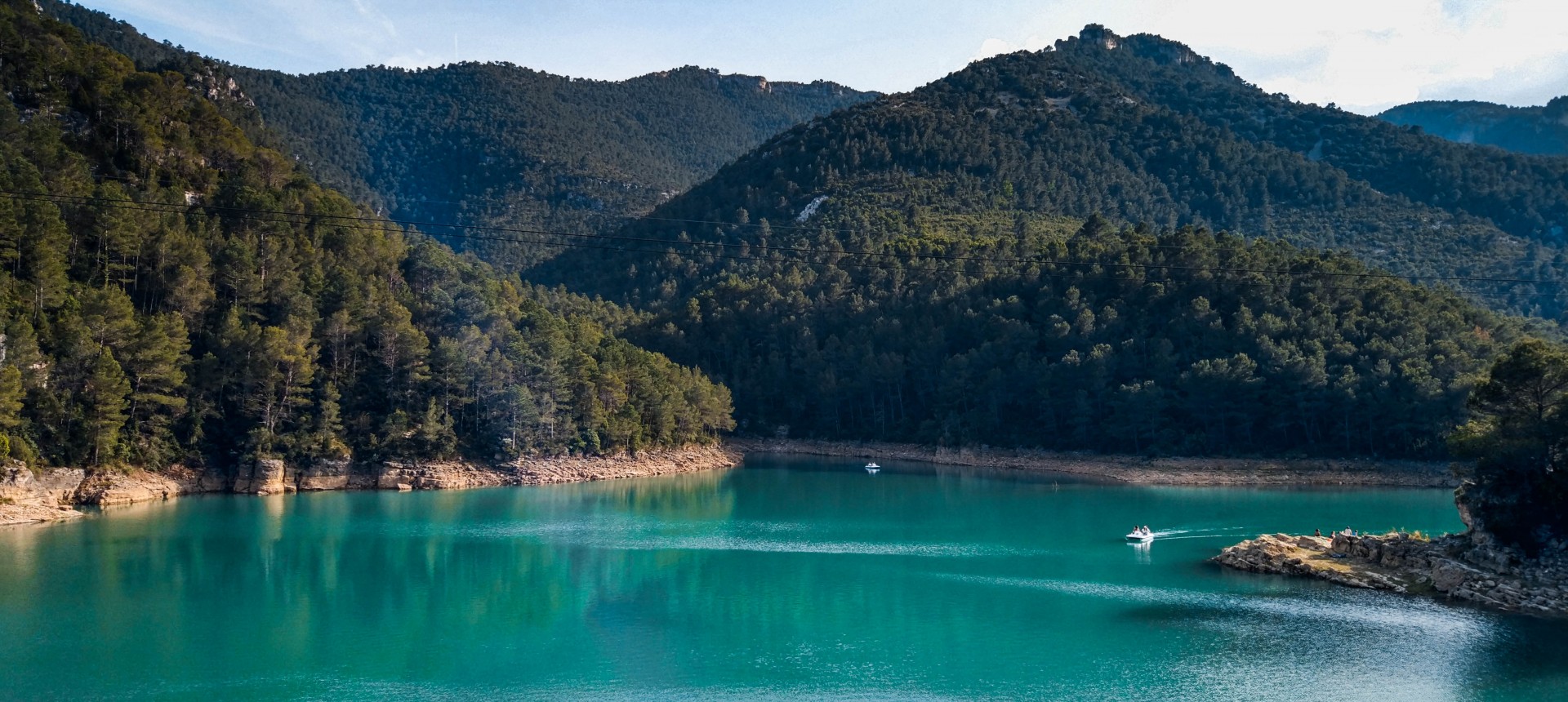 Embalse de Ulldecona uno de los mejores miradores de Castellón sorprende con su agua de color turquesa en medio de la naturaleza