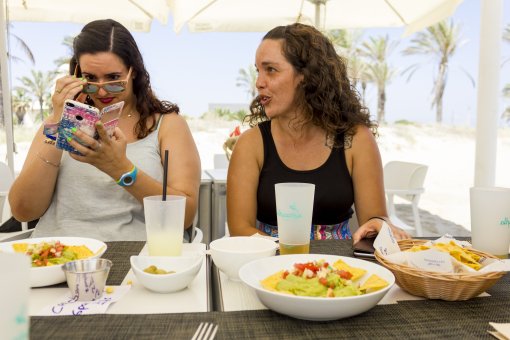 Irene y Rocío en la primera quedada de blogueros de viajes en Castellón
