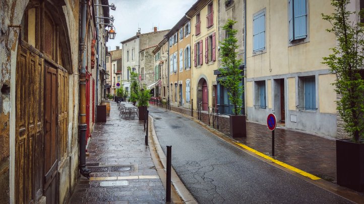 Si, la lluvia nos acompañaba a ratos por las calles de Carcassonne, pero con estas vistas no nos importaba